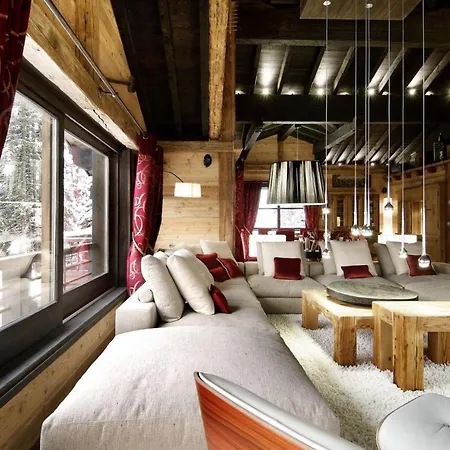 Luxury With Sauna And Jacuzzi In Chalet